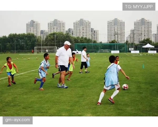 南美足球防守体系升级：技战术融合筑牢防线，成强队崛起关键基石