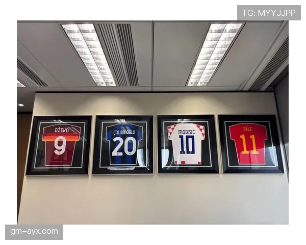 传奇球星转会内幕曝光，超级联赛队伍重组计划引发广泛关注