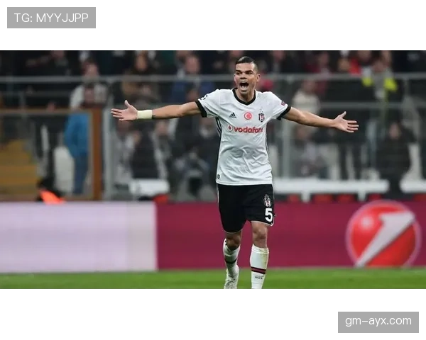 佩佩在关键比赛中的出色表现助力球队赢得胜利，状态回暖渐入佳境